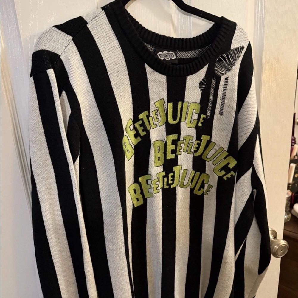 Beetlejuice Beetlejuice Black & White Stripe Destructed Sweater Unisex NWOT XL